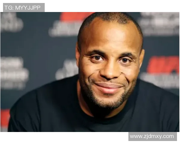 科米尔与琼斯首度交锋精彩回顾及赛后分析